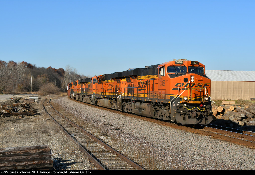 BNSF 7858